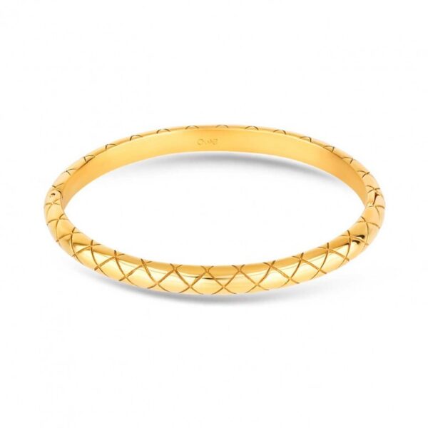 Escrava One Delightful Golden