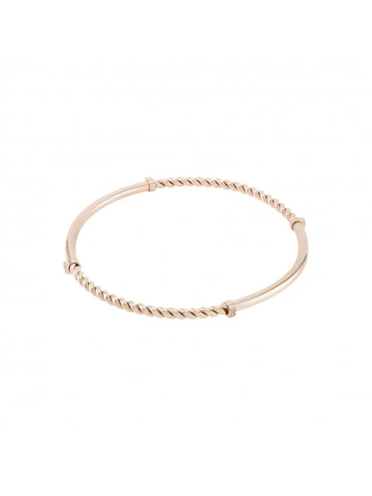 1668527255_985302d20c210e79f30f0be93b9185b3 Escrava One Rosen Circle