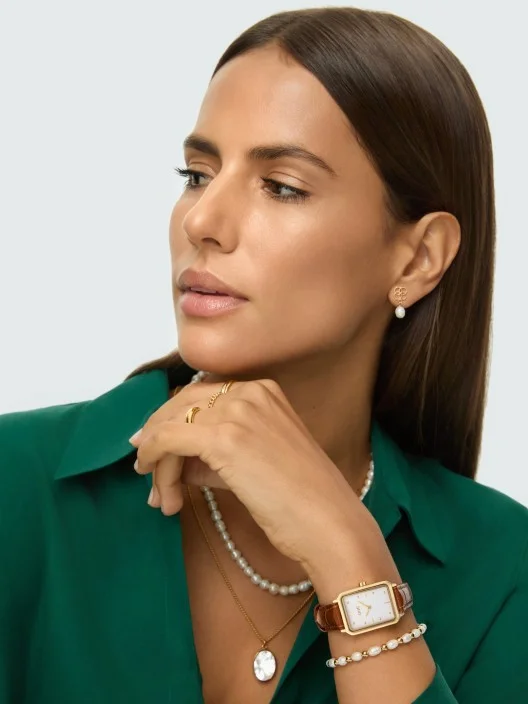 1729703070_9e1f66cad773505358bda9a126a619cc Brincos One Iconic Pearl