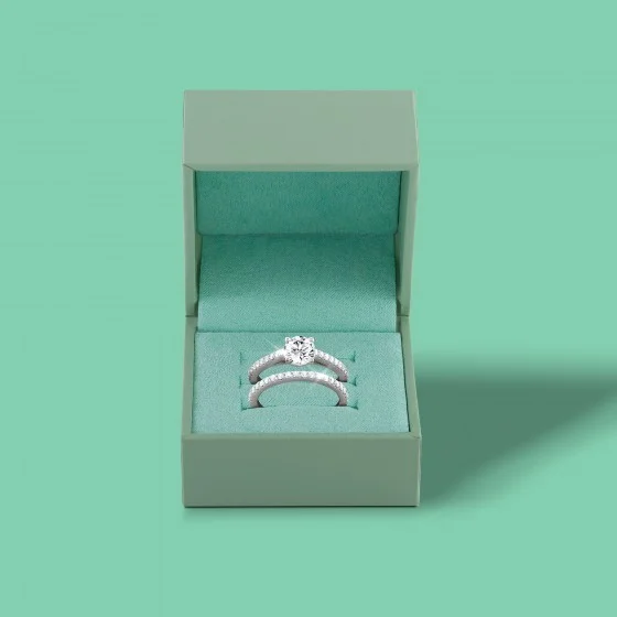 1741600188_4d070458ecff60b438c6eb7c00366dff Anel Unike Classy Mood Solitário