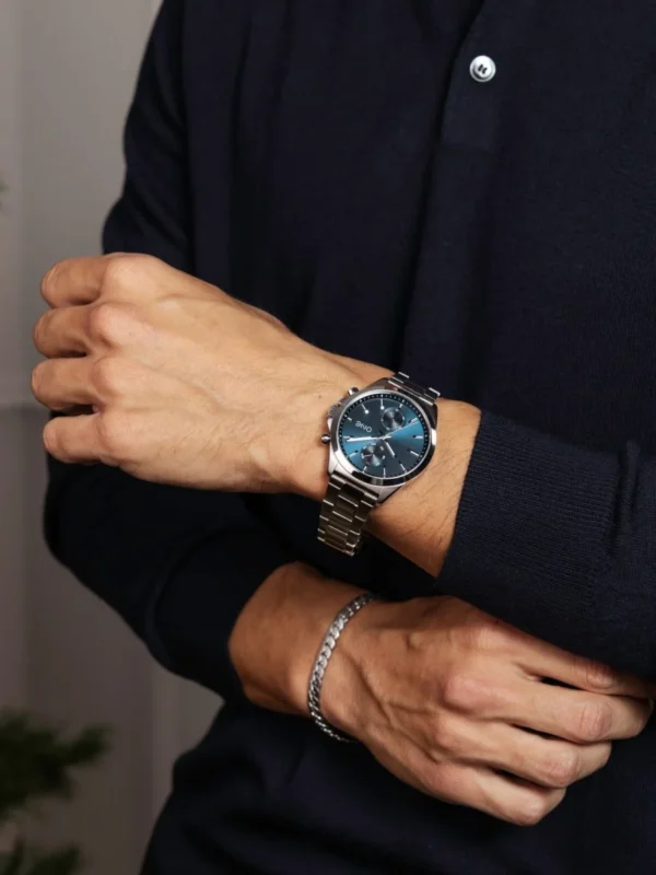 1760703712_d329f12ac97f4e626b3f3d76fb4df88d Box One Authentic Blue